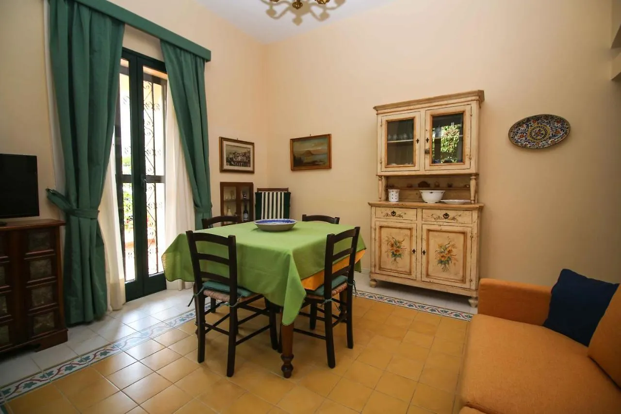 Il Gelsomino Villa Palermo 0*,